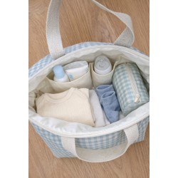 Bolso de maternidad  acolchado y hecho a mano en tejido seersucker color azul turquesa claro
