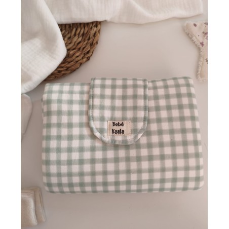 Cambiador de paseo en Vichy Salvia empolvado.