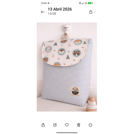 Mochila infantil en Vichy azul claro pastel , solapa con divertidos animales