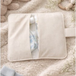 Portapañales Bunny Love combinada con vichy beige claro pastel